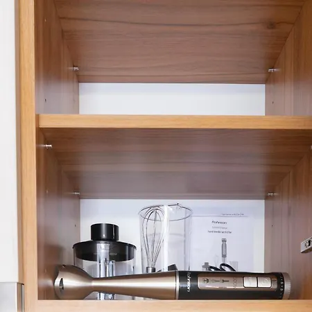 New Modern & Cozy With Free Private Parking And Ev Charging Station Apartman Várna