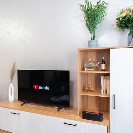 Apartman New Modern & Cozy With Free Private Parking And Ev Charging Station *