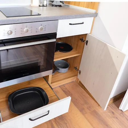 New Modern & Cozy With Free Private Parking And Ev Charging Station Apartman *