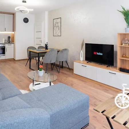 New Modern & Cozy With Free Private Parking And Ev Charging Station Apartman Várna