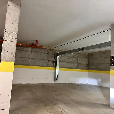 New Modern & Cozy With Free Private Parking And Ev Charging Station Apartman