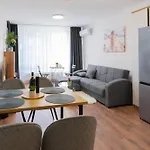 New Modern & Cozy With Free Private Parking And Ev Charging Station Apartament