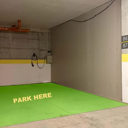 New Modern & Cozy With Free Private Parking And Ev Charging Station Apartament